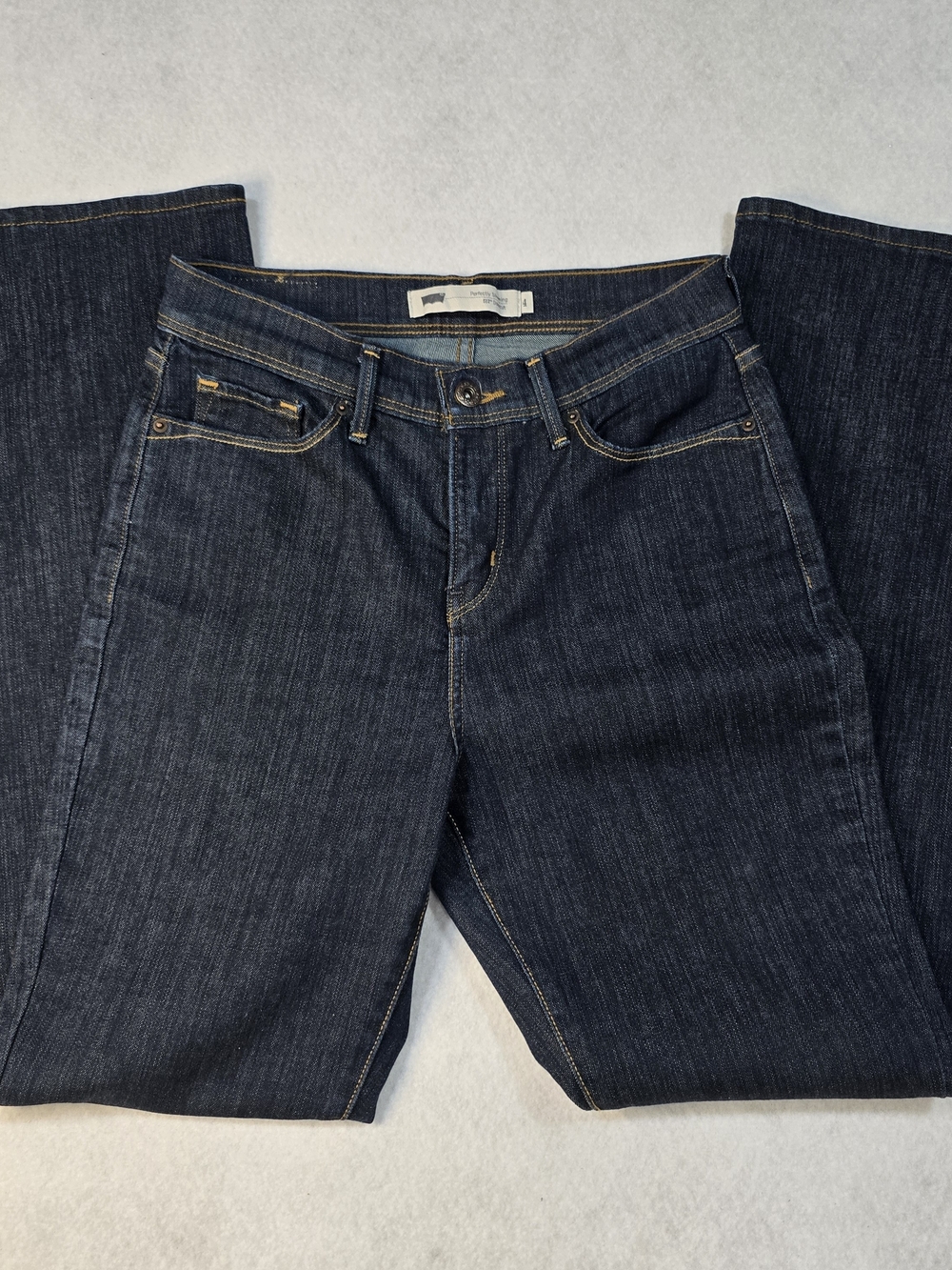 Levis 512 Perfectly Slimming Bootcut Jeans Dark Wash Size 4 27x30